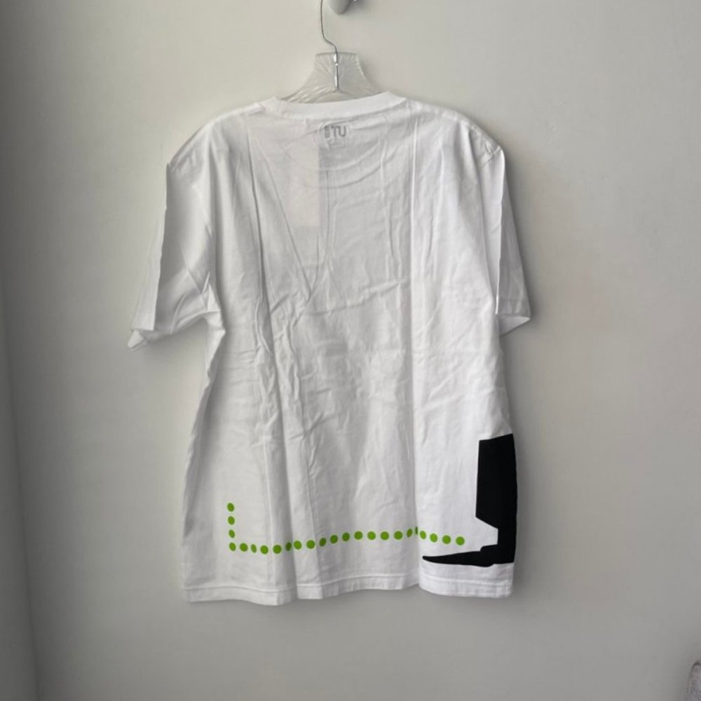 Uniqlo The Brands Masterpiece Short Sleeve Shirt - Picture 3 of 8